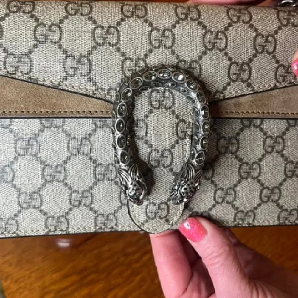 ***AUTHENTIC*****Gucci Dionysus Medium Shoulder Bag with Chain Strap
